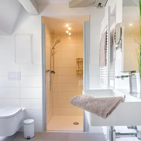 アパート Gutshaus No4