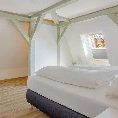 Gutshaus No4 アパート *