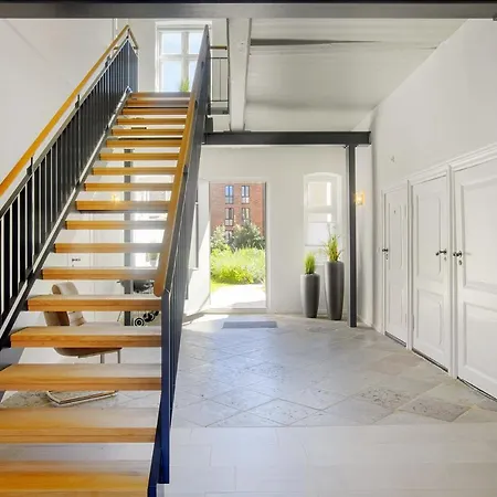 Gutshaus No4 アパート *